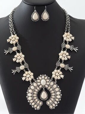 Necklace and c perf for glam girl